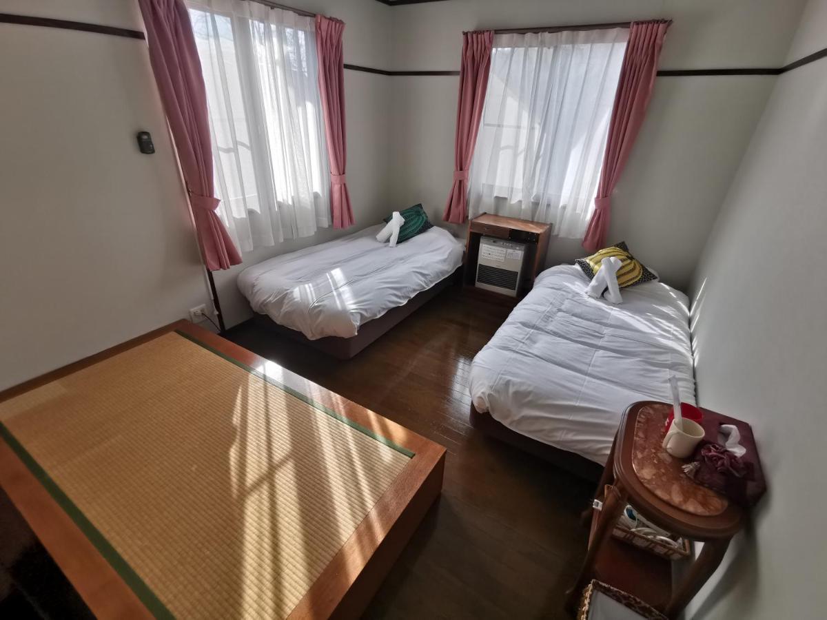 Hakuba Powder Republic Bed & Breakfast ภายนอก รูปภาพ